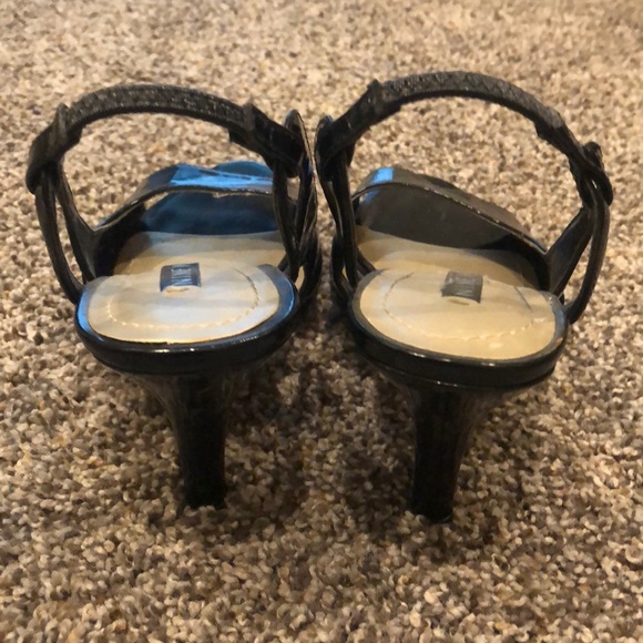 Nine West black patent heels size 6 - Picture 4 of 5